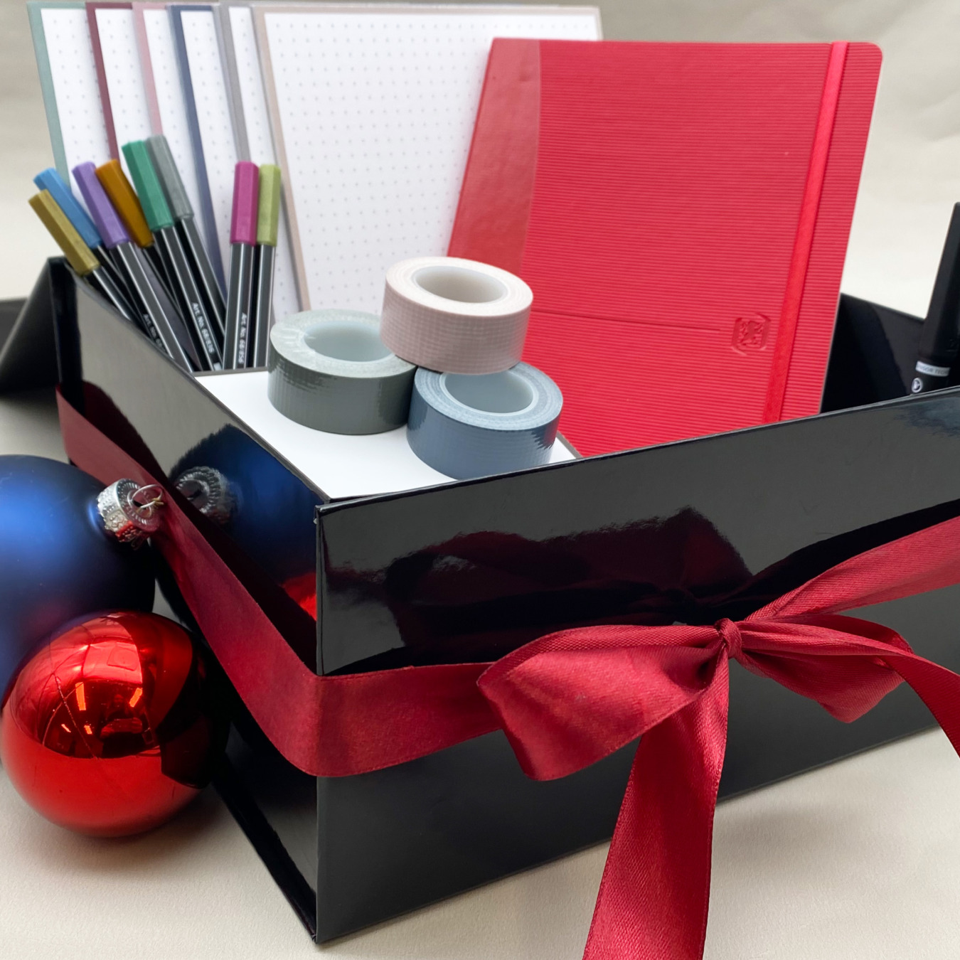 Gevulde cadeaubox - Cadeau Medium Hobby, Flashcards, Schrijfwaren en A5 Notitieboek